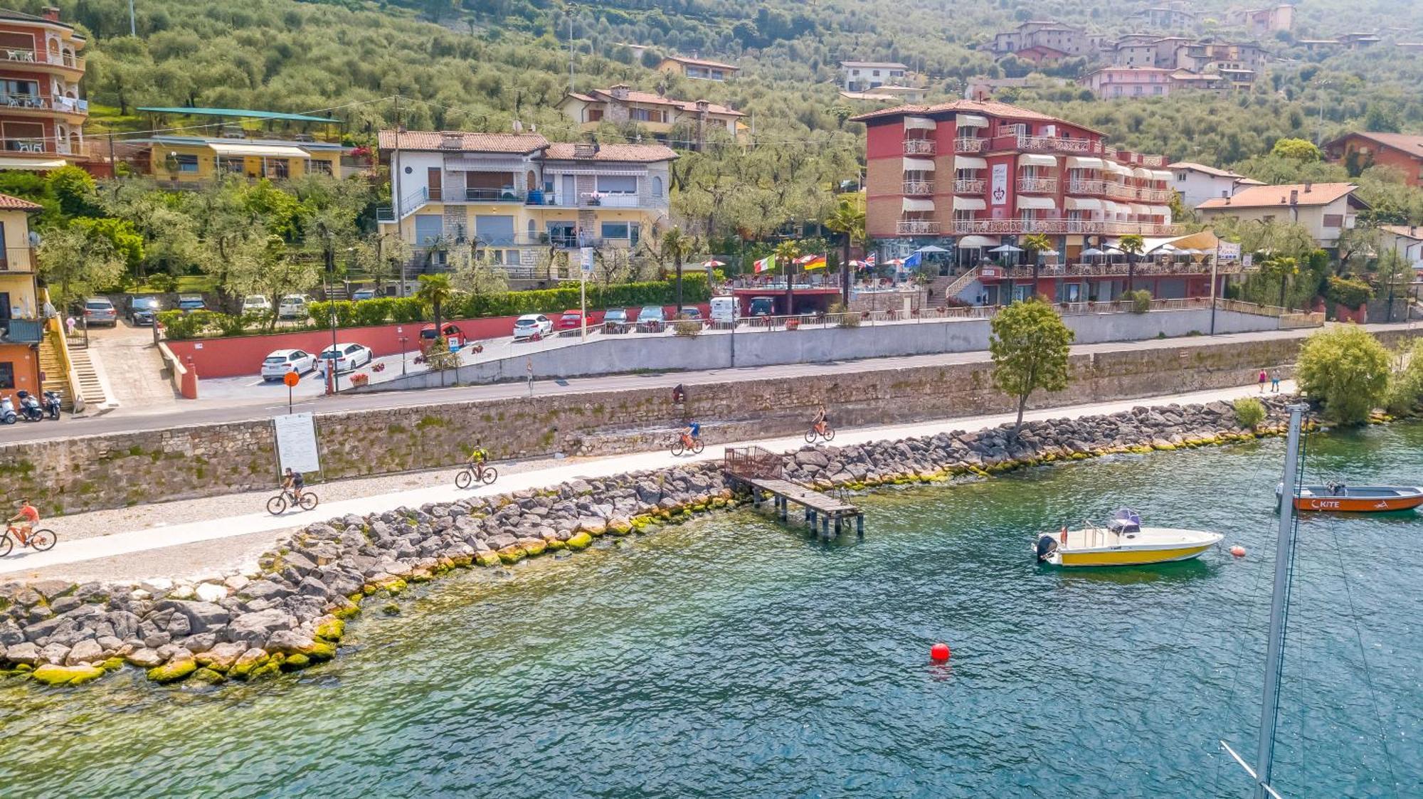 Hotel Firenze 3 Stelle Superior Brenzone sul Garda Buitenkant foto